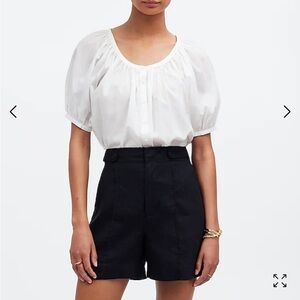 Clean Button-Tab Shorts in 100% Linen Black Madewell